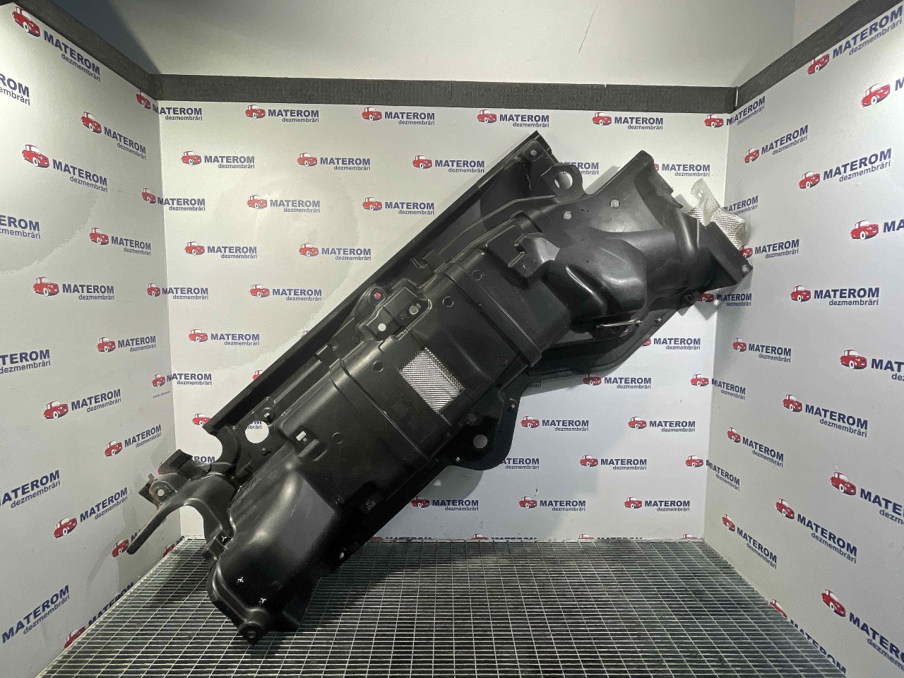 SCUT SUB MASINA MERCEDES A-CLASS A-CLASS - - (2008 2012)