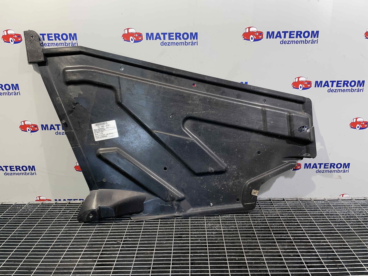 SCUT SUB MASINA MERCEDES CLA CLA 2.2 CDI - (2013 2015)