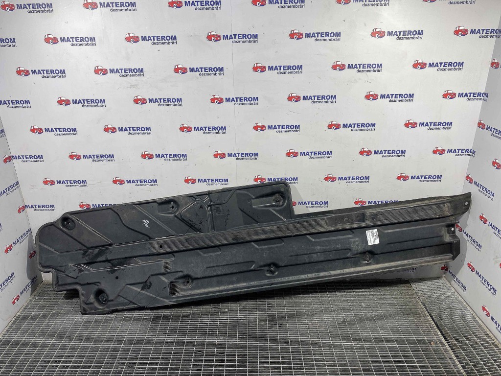 SCUT SUB MASINA MERCEDES E-CLASS - - (2009 2013)