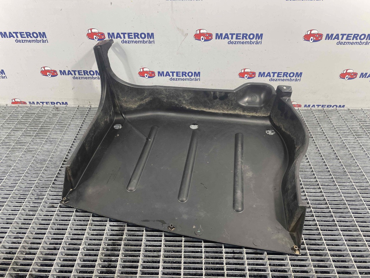 SCUT SUB MASINA MINI COOPER - - (2006 2010)