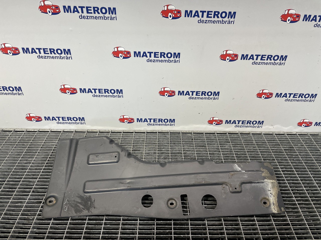 SCUT SUB MASINA OPEL ZAFIRA C A18XER - (