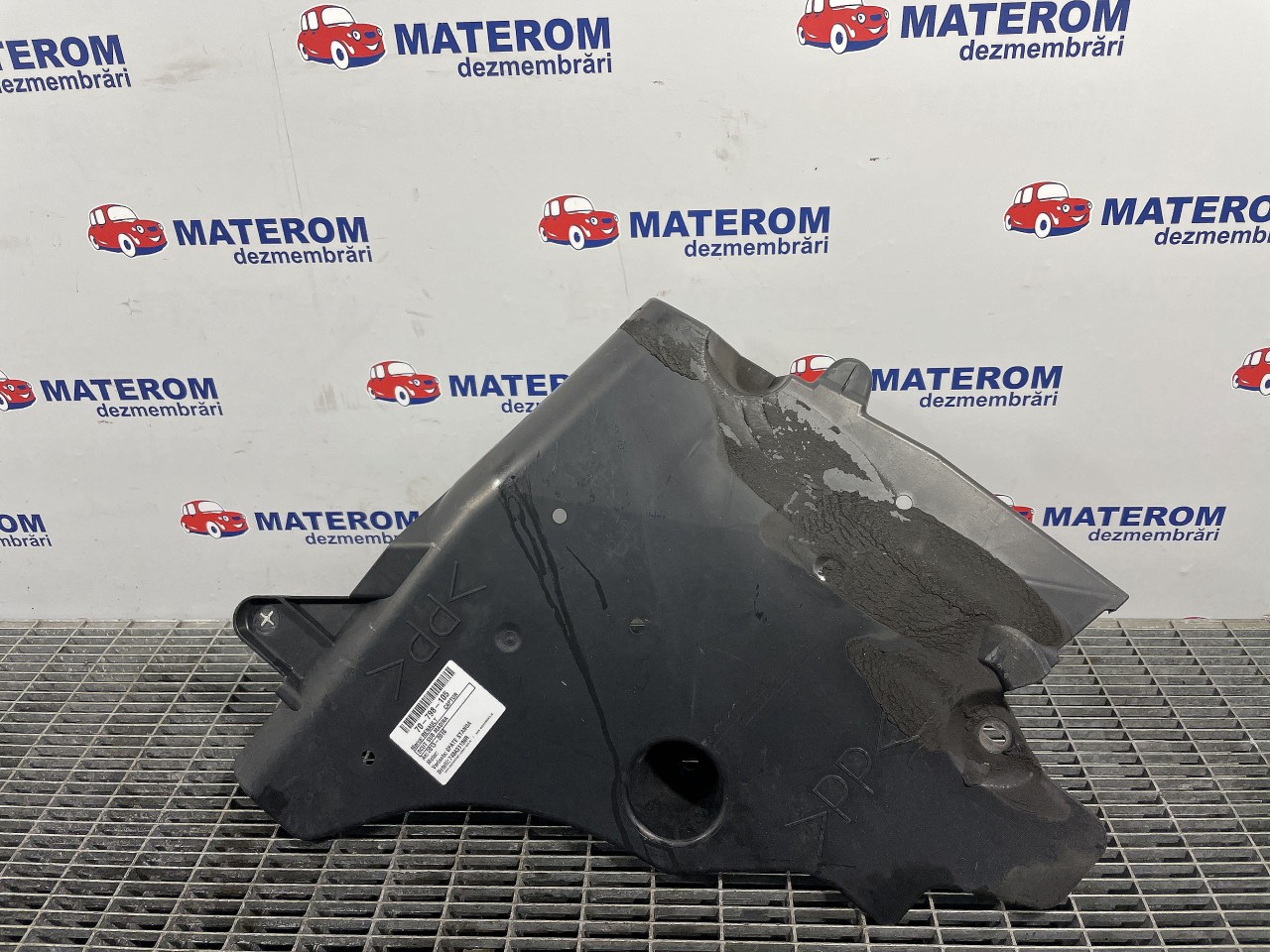 SCUT SUB MASINA RENAULT CAPTUR CAPTUR - - (2013 2016)