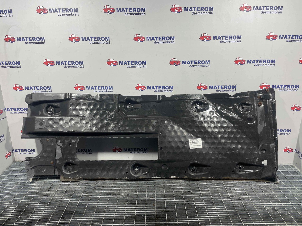 SCUT SUB MASINA SKODA OCTAVIA OCTAVIA - - (2004 2009)