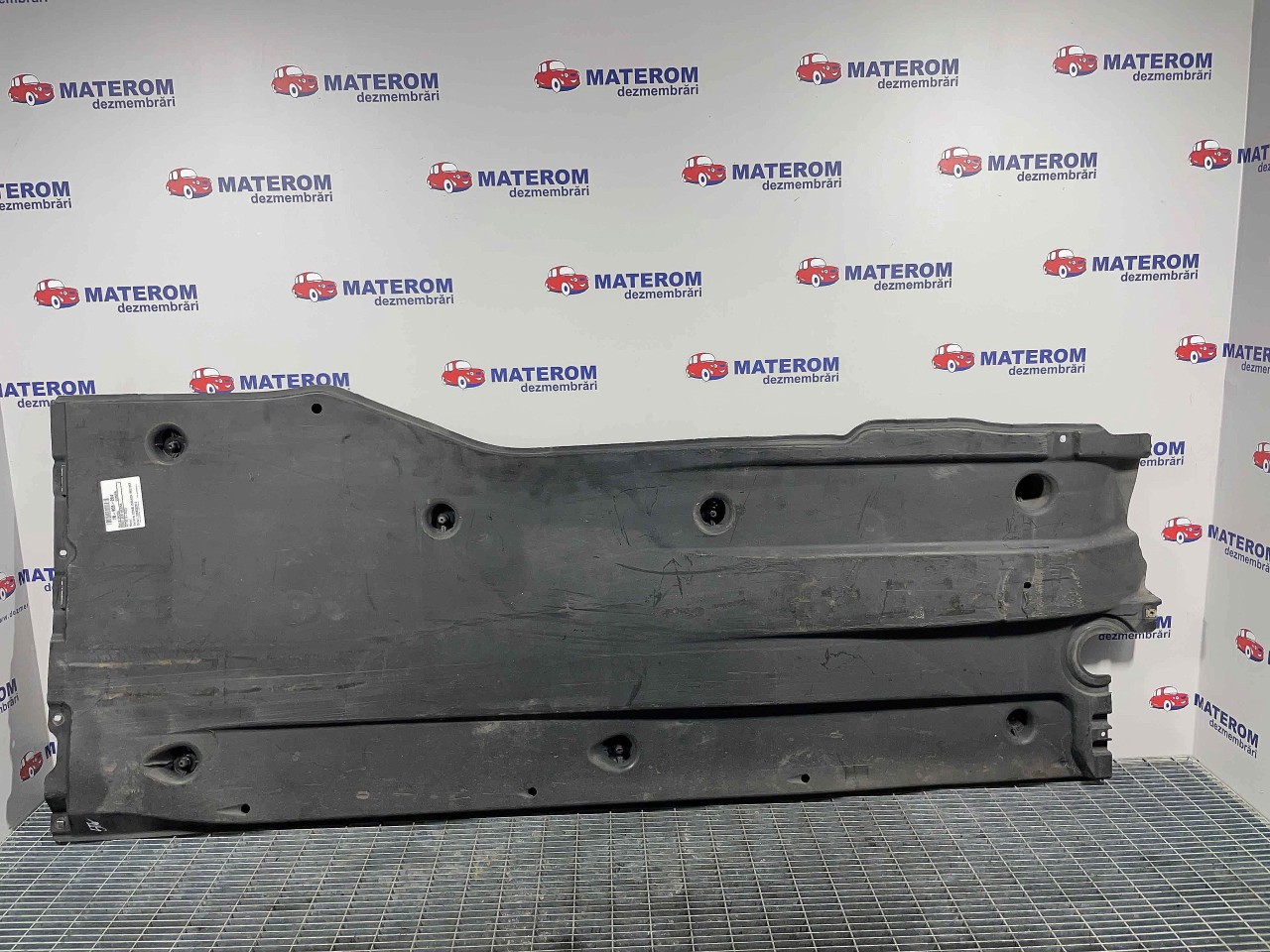 SCUT SUB MASINA SKODA SUPERB - - (2015 2020)