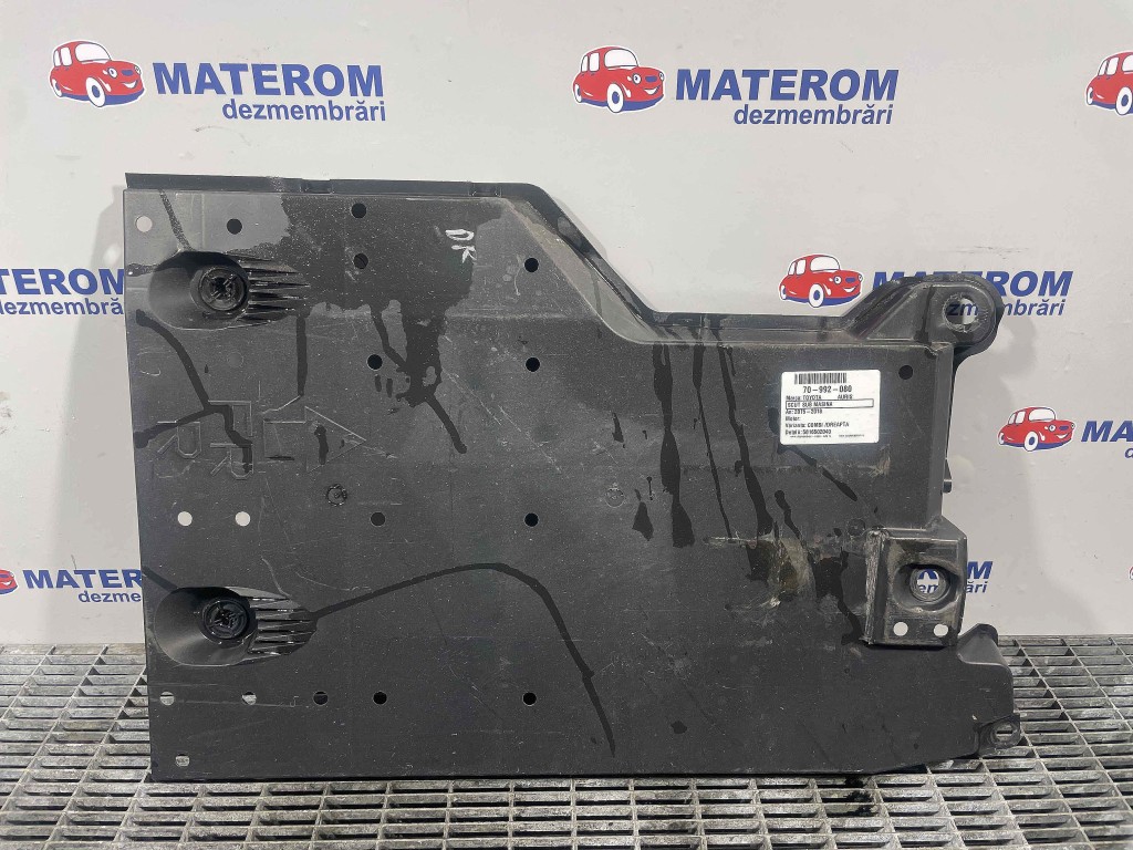 SCUT SUB MASINA TOYOTA AURIS - - (2015 2018)