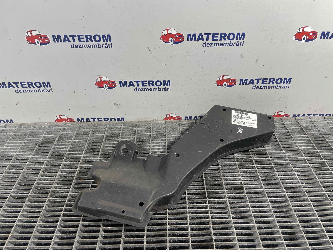 SCUT SUB MASINA TOYOTA AURIS AURIS - - (2012 2015)