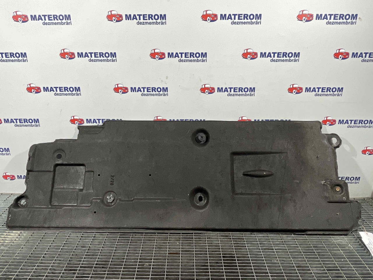 SCUT SUB MASINA TOYOTA AVENSIS - - (2015 2018)