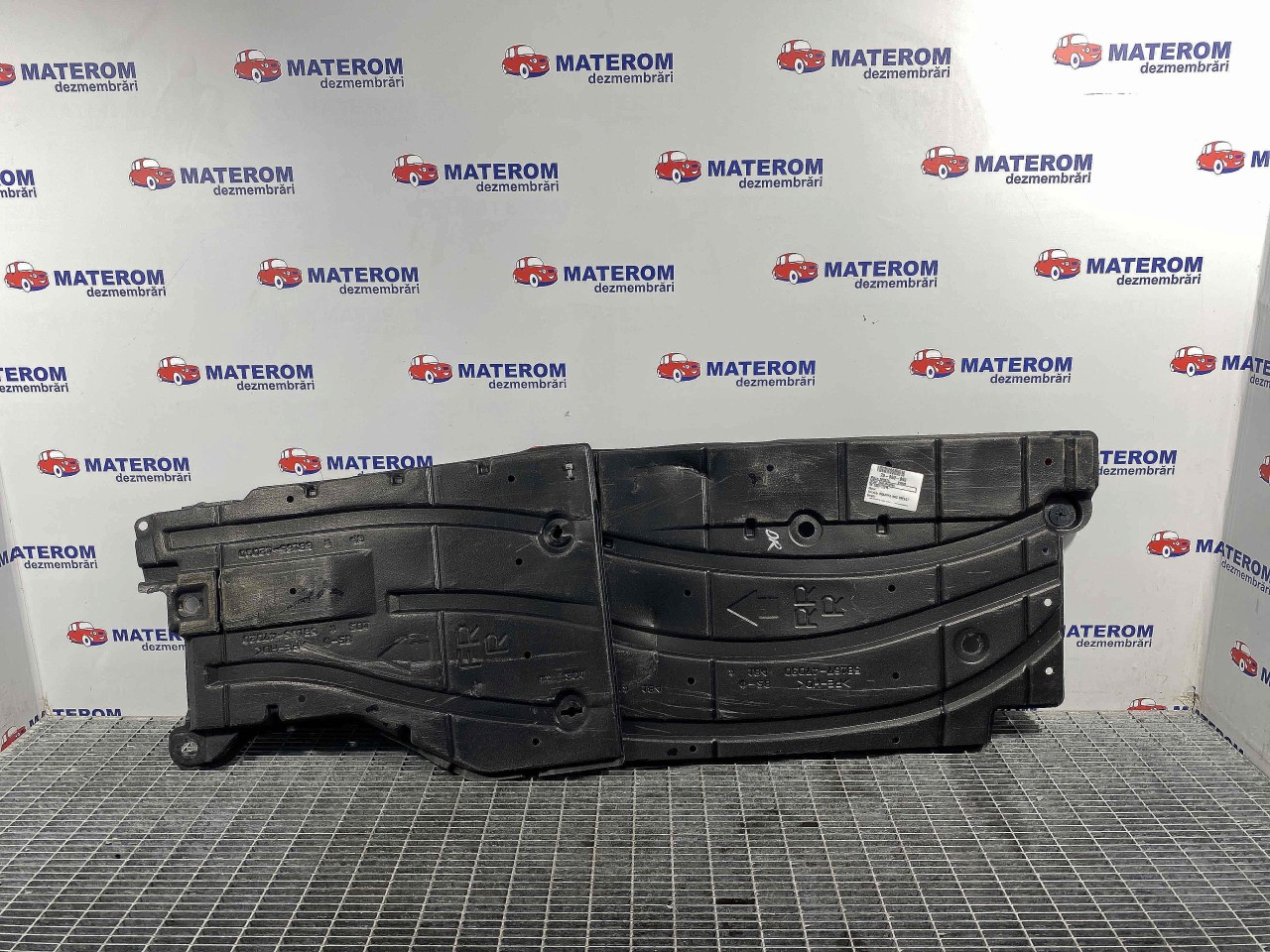 SCUT SUB MASINA TOYOTA PRIUS PRIUS - - (2009 2015)