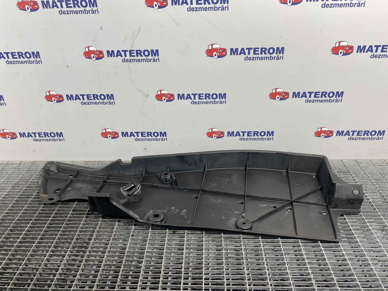 SCUT SUB MASINA TOYOTA RAV4 RAV4 - - (2012 2018)