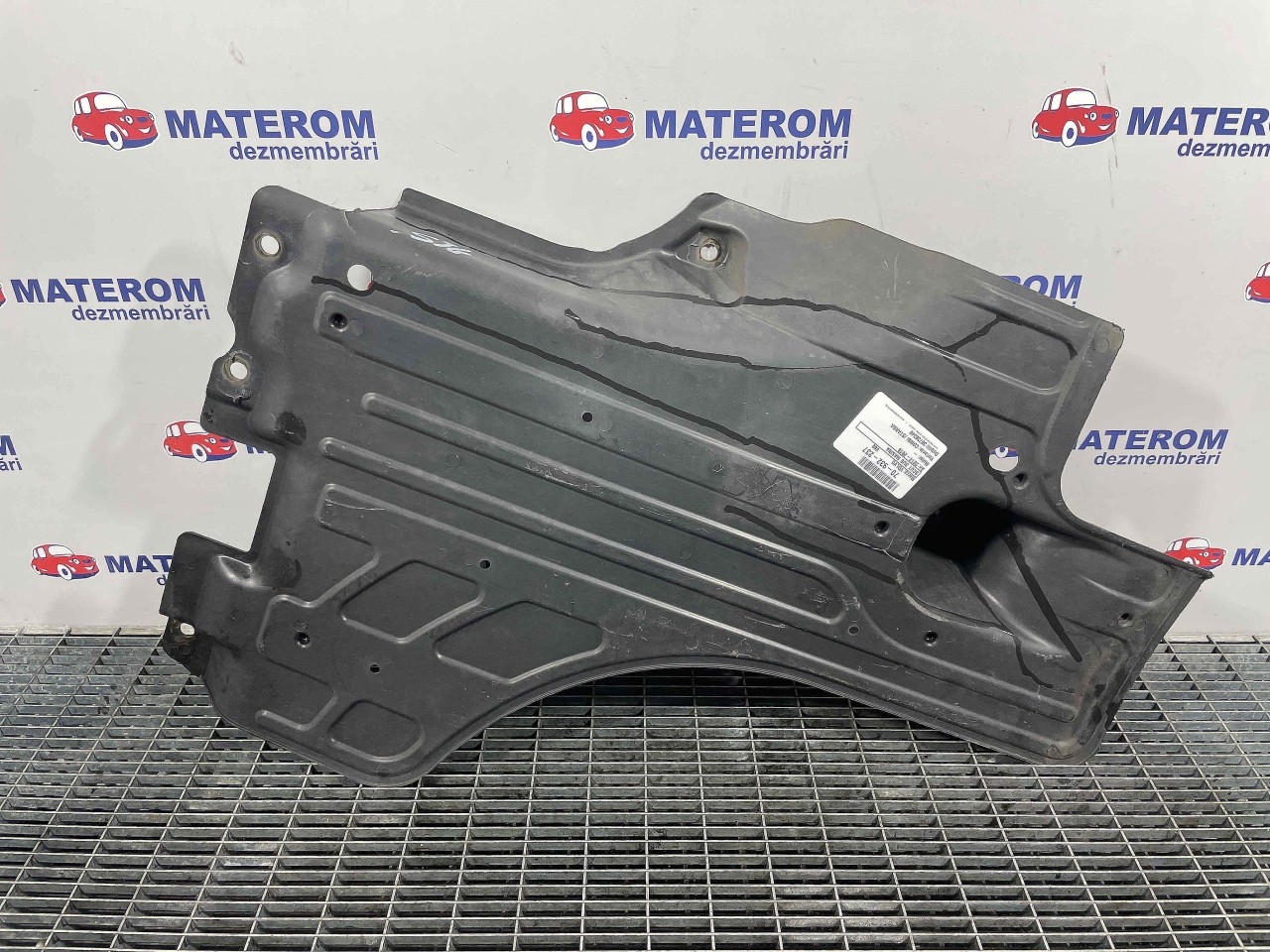 SCUT SUB MASINA VOLVO V60 V60 - - (2014 2018)