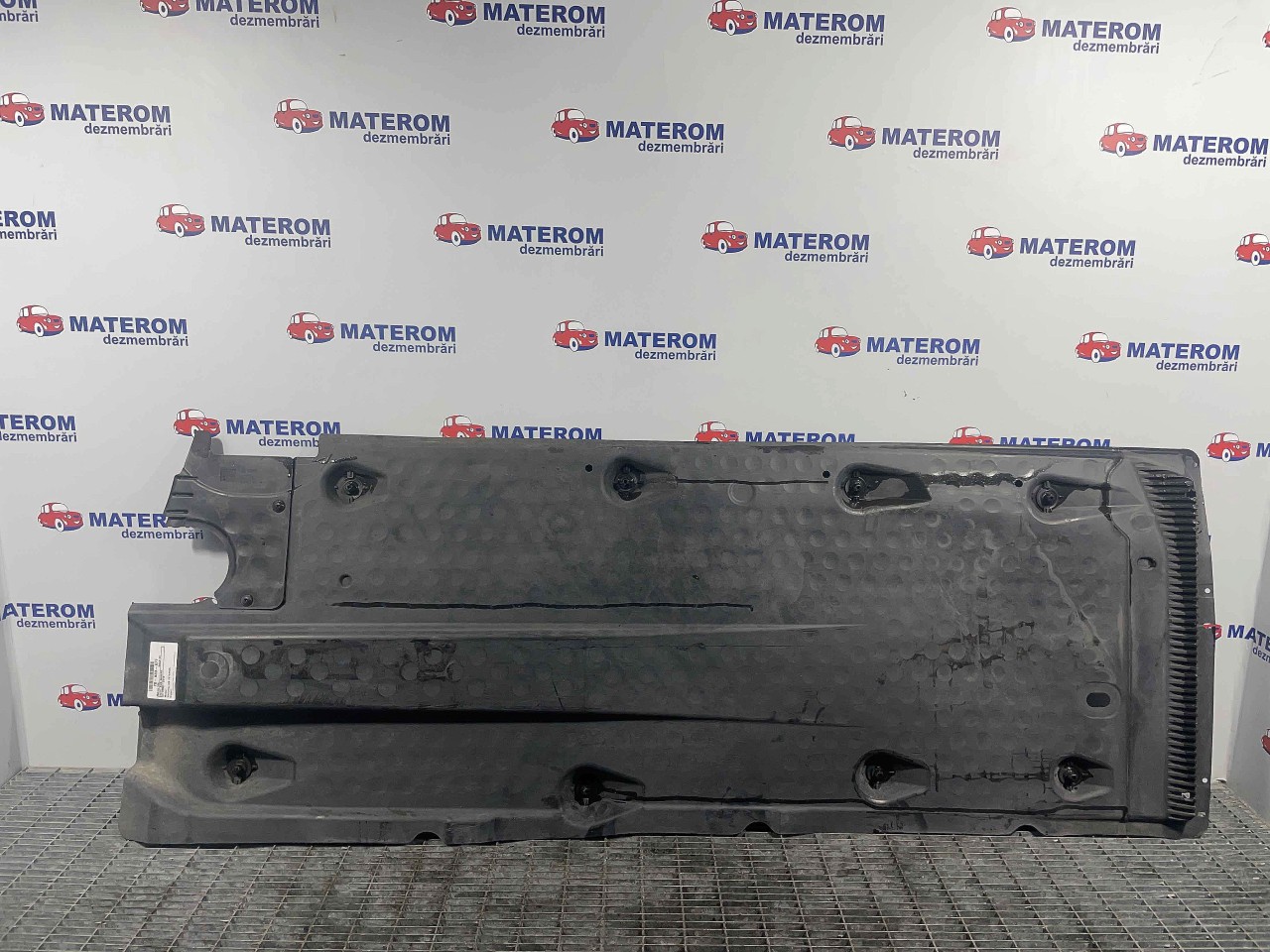 SCUT SUB MASINA VW GOLF VI - - (2008 2012)