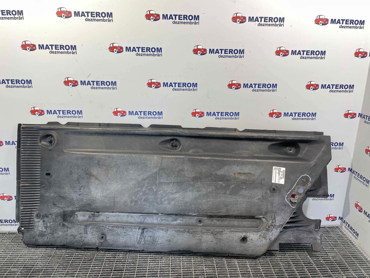 SCUT SUB MASINA VW GOLF VI - - (2010 201