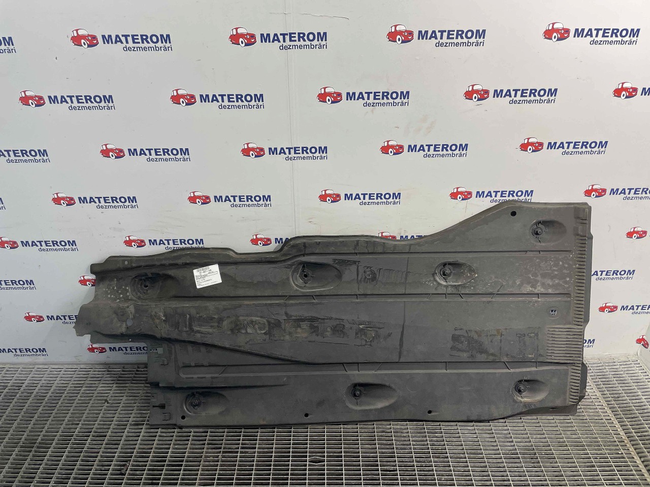 SCUT SUB MASINA VW GOLF VII 1.6 TDI - (2012 2016)