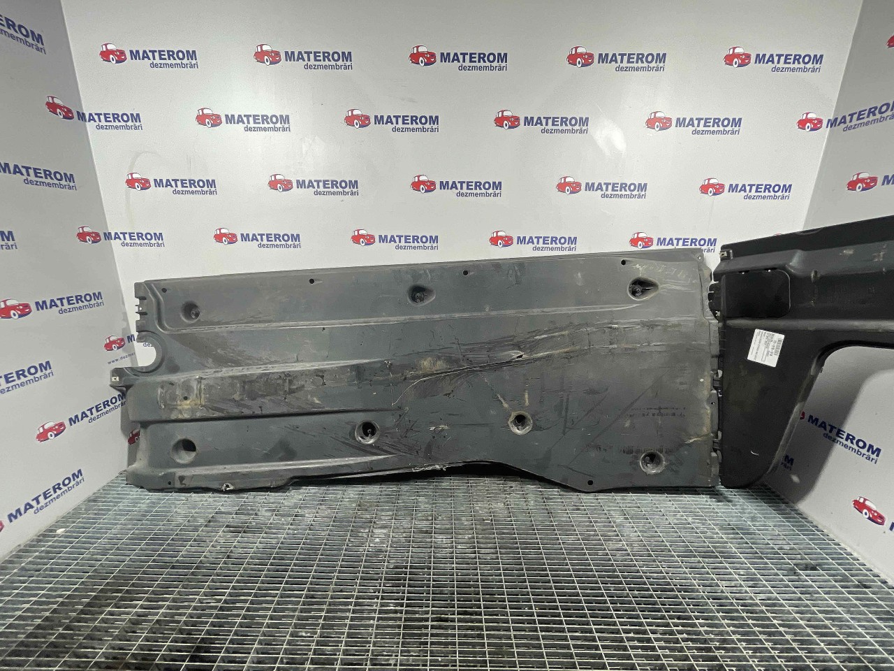 SCUT SUB MASINA VW PASSAT - - (2014 2019)