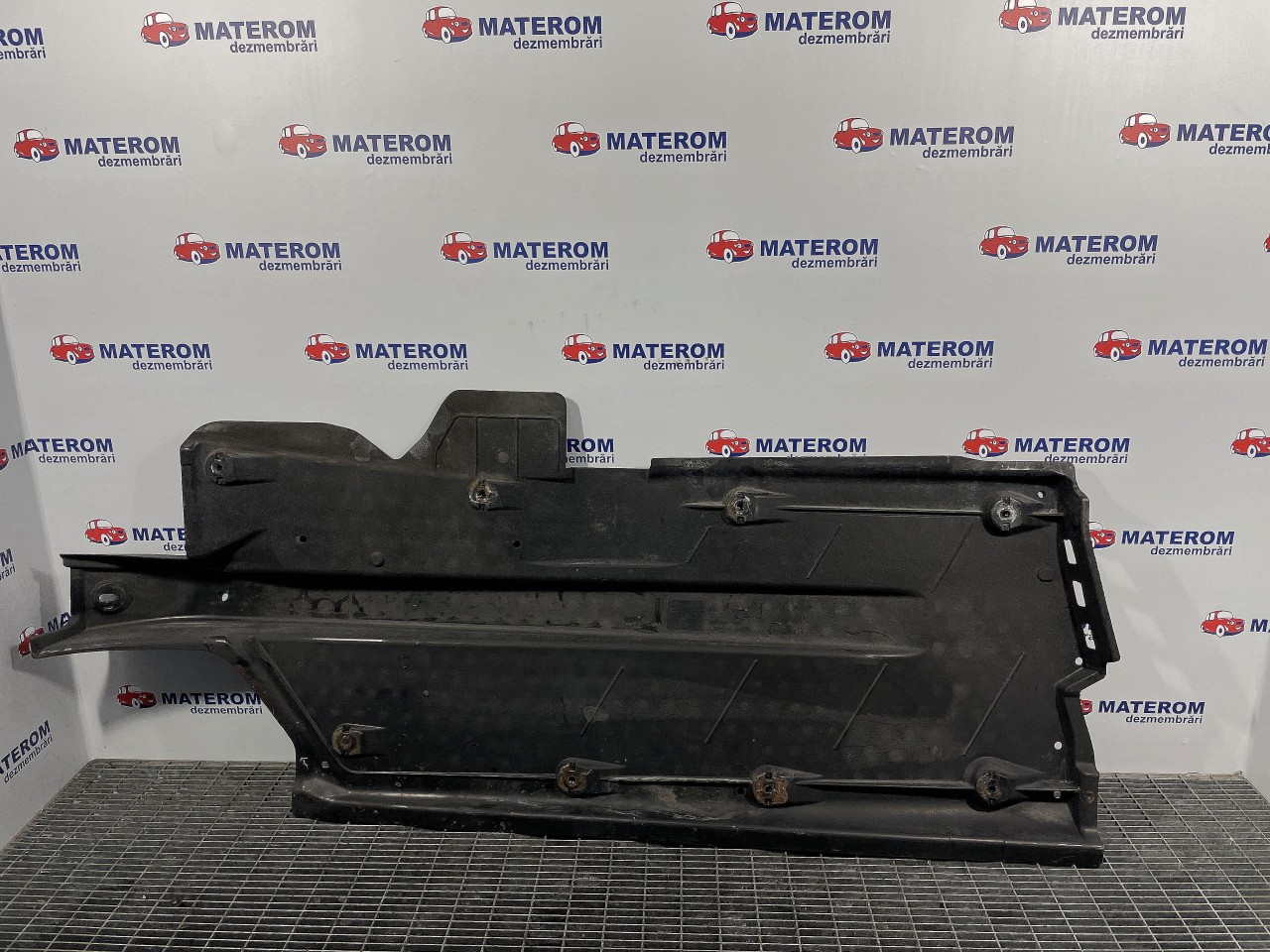 SCUT SUB MASINA VW POLO - - (2009 2014)