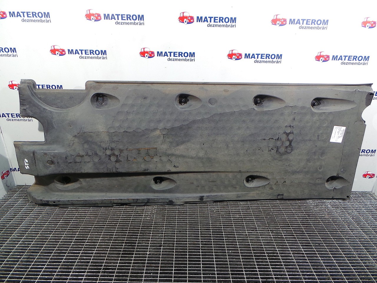 SCUT SUB MASINA VW TIGUAN - - (2010 2015)