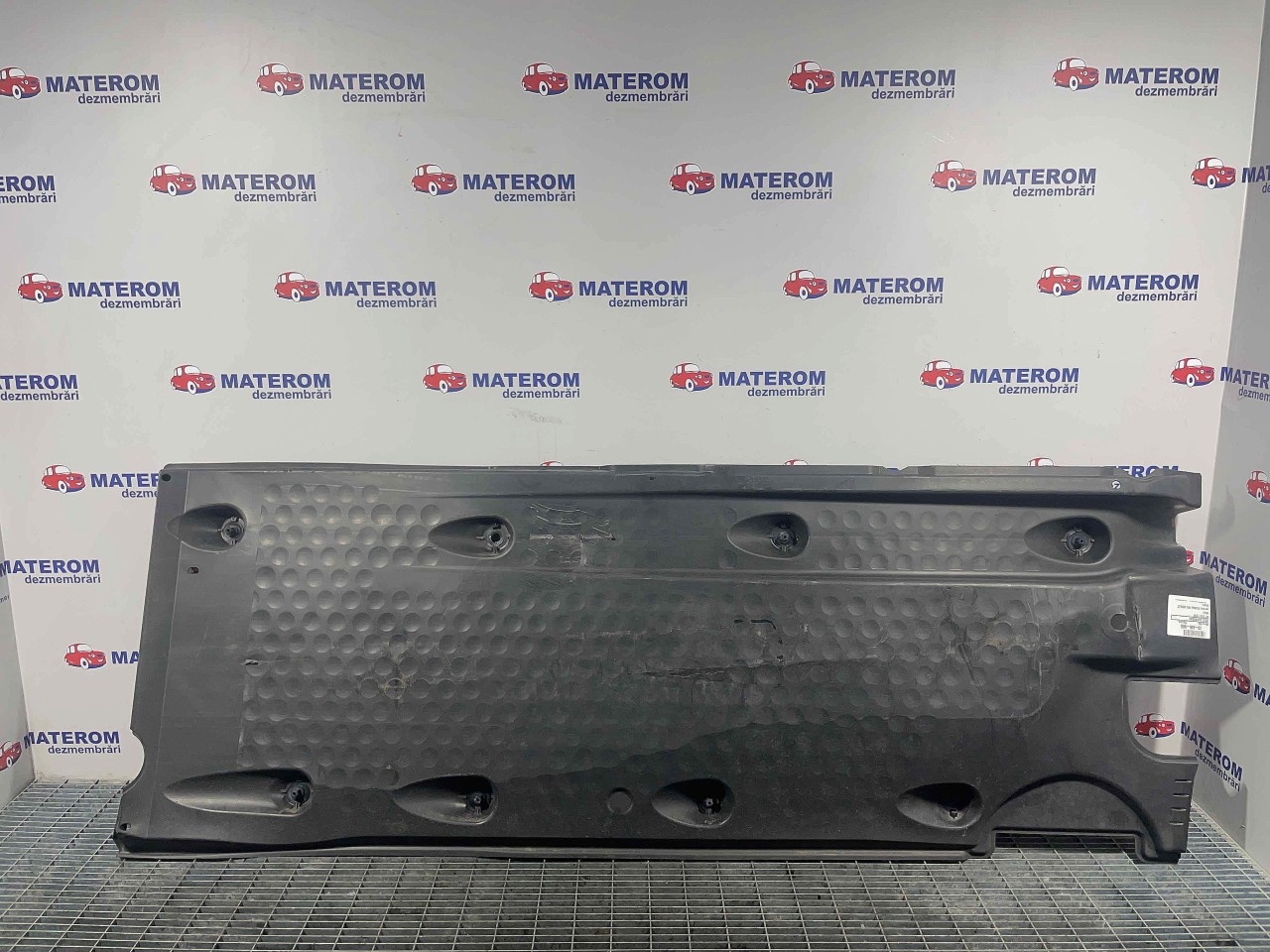 SCUT SUB MASINA VW TIGUAN - - (2010 2015)