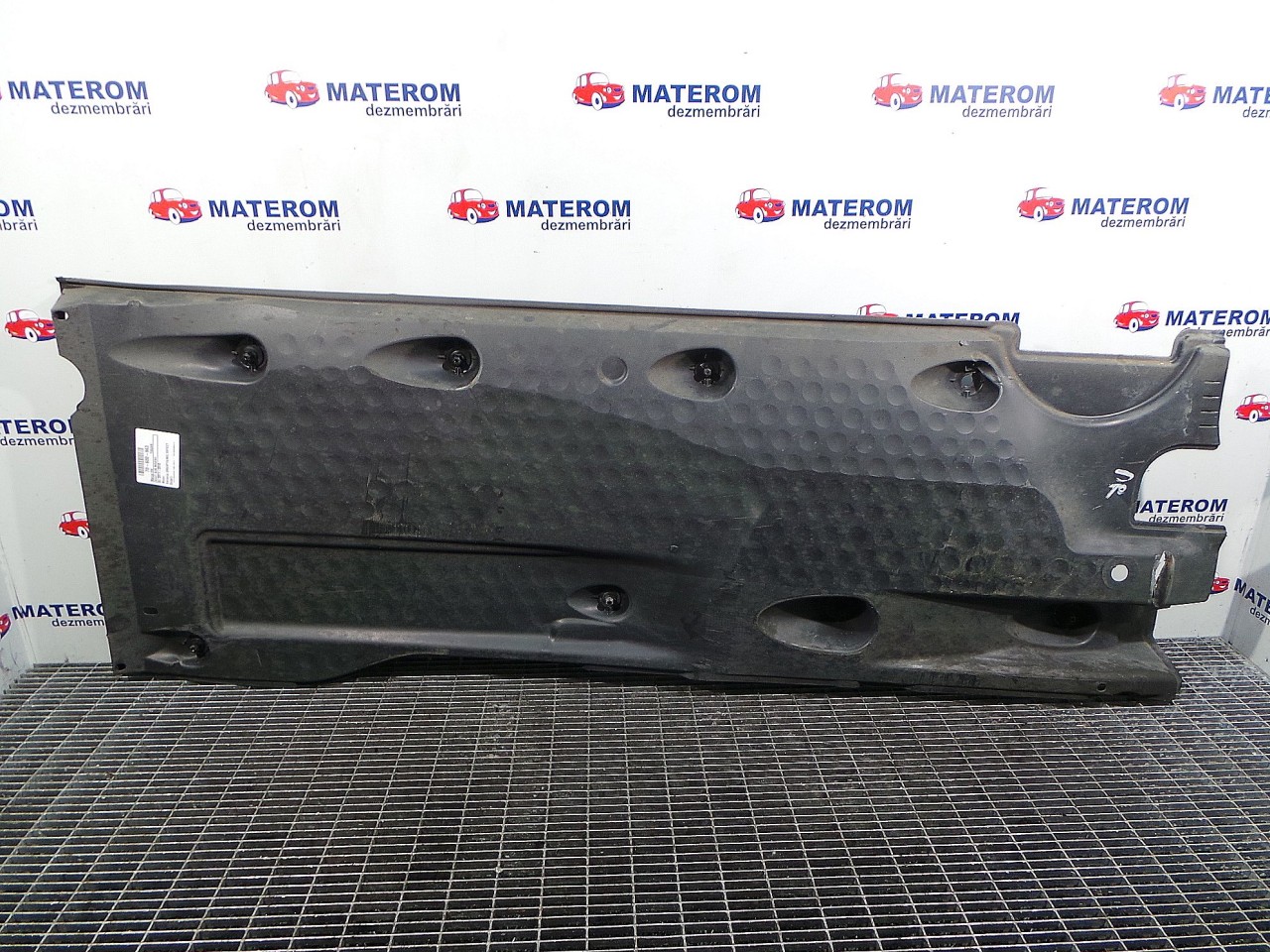 SCUT SUB MASINA VW TIGUAN - - (2010 2015)
