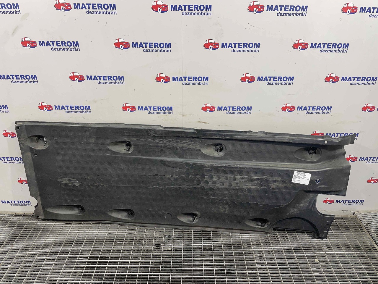 SCUT SUB MASINA VW TIGUAN - - (2010 2015)