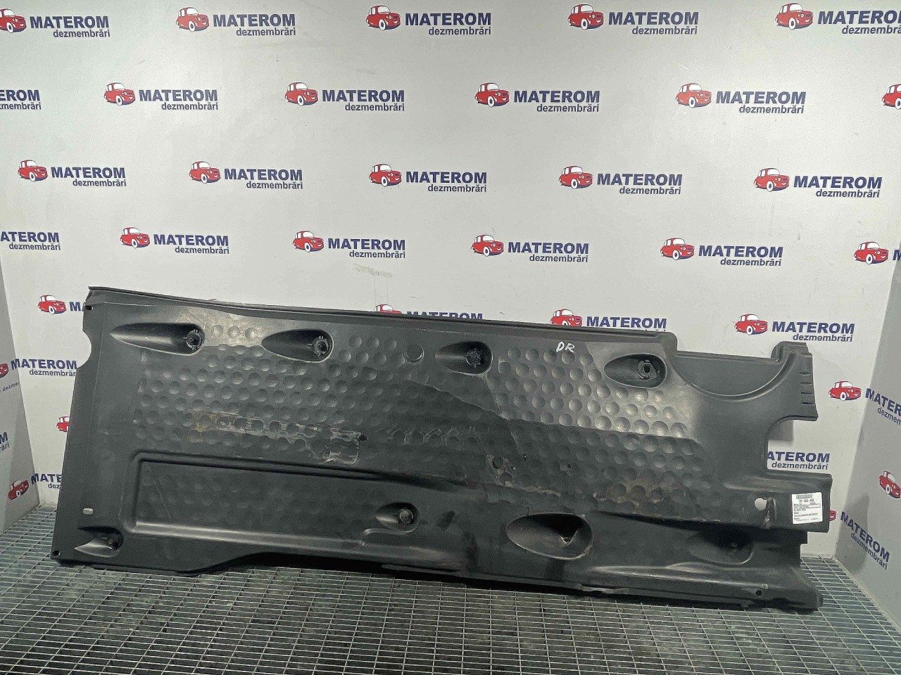 SCUT SUB MASINA VW TIGUAN TIGUAN - - (2010 2015)