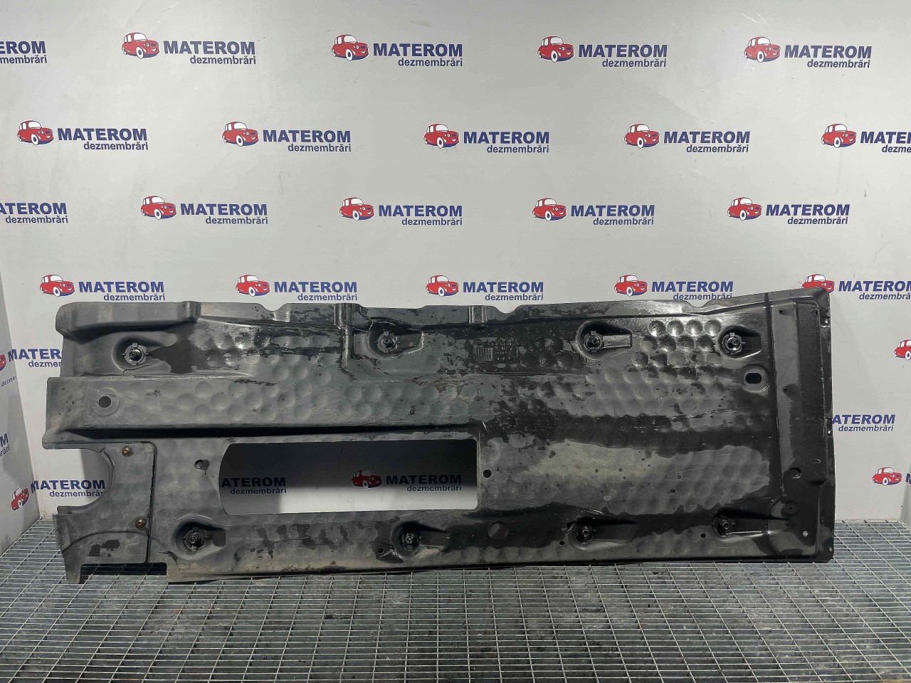SCUT SUB MASINA VW TOURAN TOURAN - - (2003 2007)