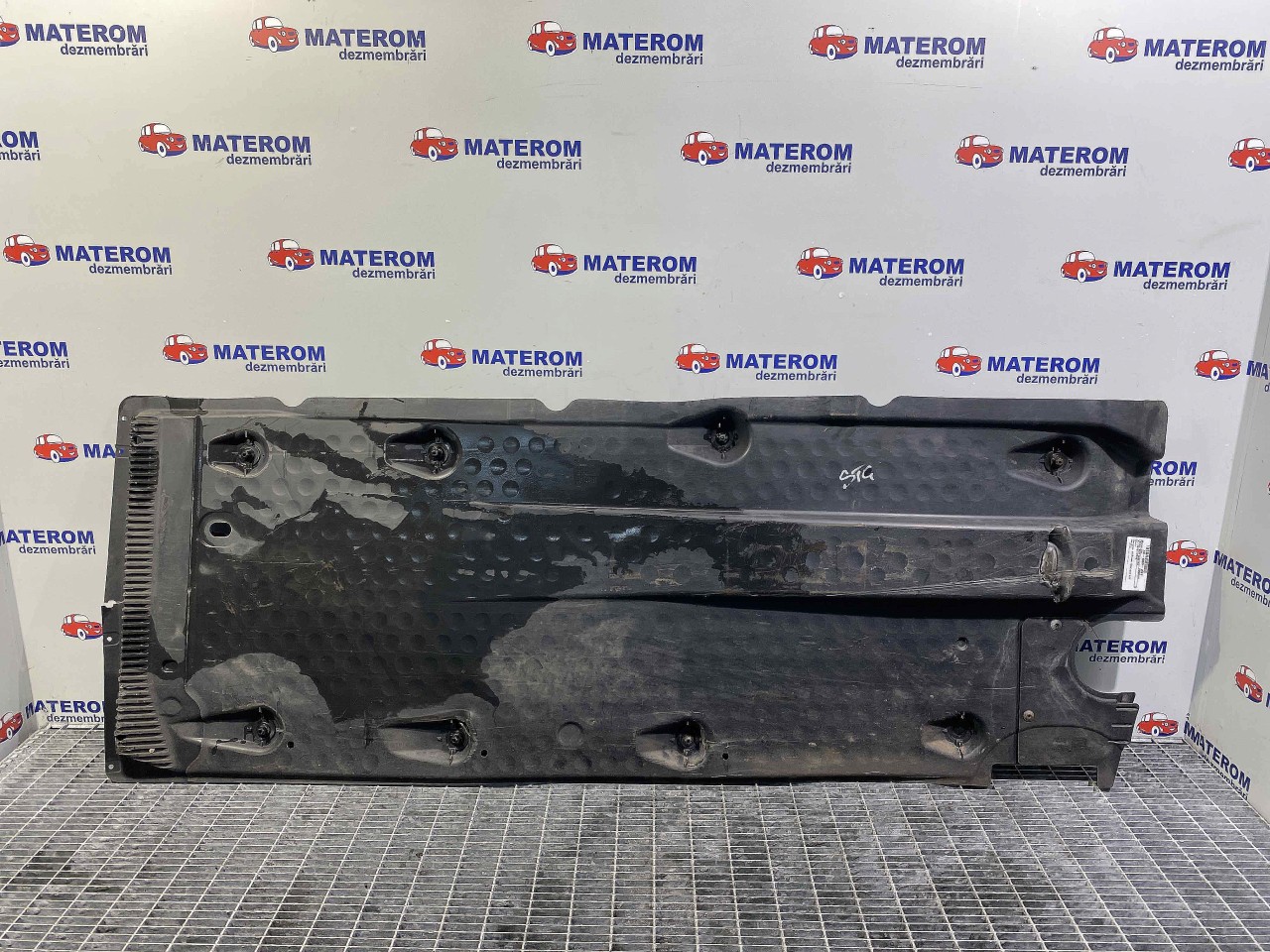SCUT SUB MASINA VW TOURAN TOURAN - - (2010 2015)