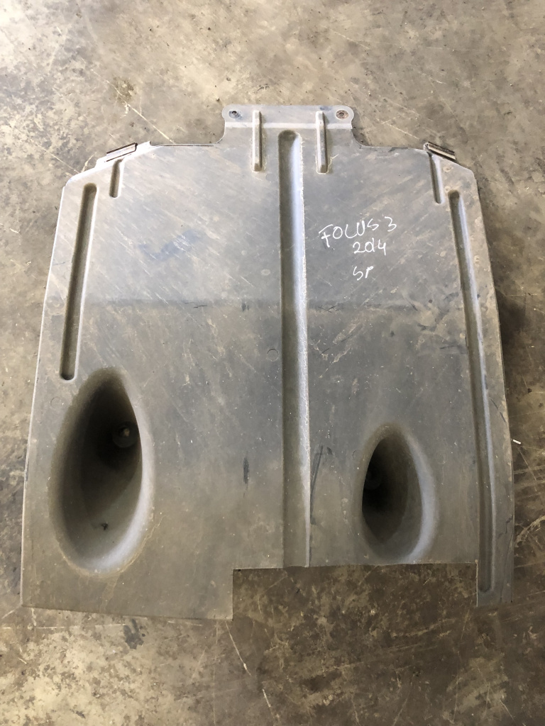 Scut toba spate Ford Focus 3 2014