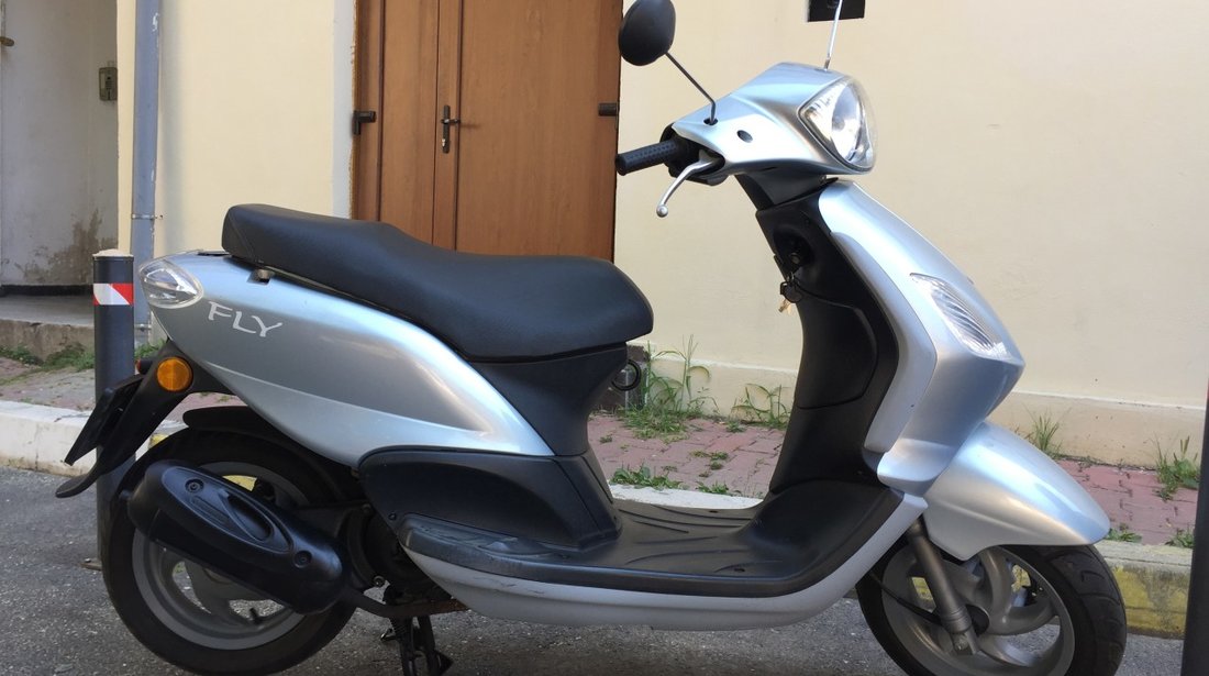 Scuter Piaggio Fly