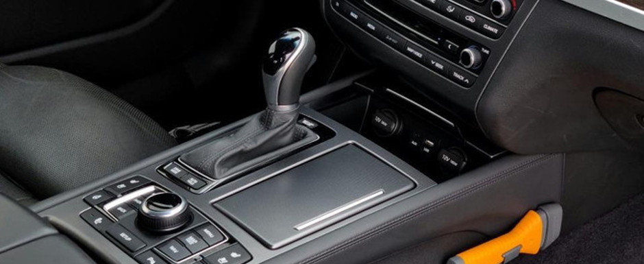 Se bate cu Audi A8, BMW Seria 7 si Mercedes S-Class, dar la mana a doua costa cat un Volkswagen Golf chel. Masina din 2015 are motor de 3.8 litri, scaune ventilate si boxe de la Lexicon Se bate cu Audi A8, BMW Seria 7 si Mercedes S-Class, dar la mana a doua costa cat un Volkswagen Golf chel. Masina din 2015 are motor de 3.8 litri, scaune ventilate si boxe de la Lexicon