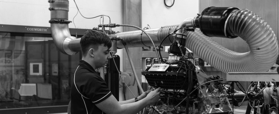 Se fac progrese cu cel mai cel V12 din istorie. Asculta-l cum suna turat la 8000 rpm Se fac progrese cu cel mai cel V12 din istorie. Asculta-l cum suna turat la 8000 rpm