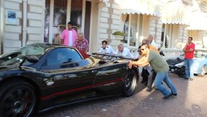 Se intampla si la case mai mari: un Pagani Zonda F porneste doar... impins