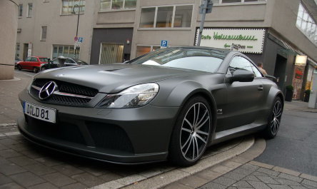 Se-ntampla-n Dusseldorf: Mercedes SL65 AMG (Matte) Black Series