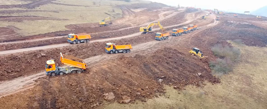 Se poate si in Romania: desfasurare de forte pe santierul unui tronson de autostrada, cum vezi numai in China