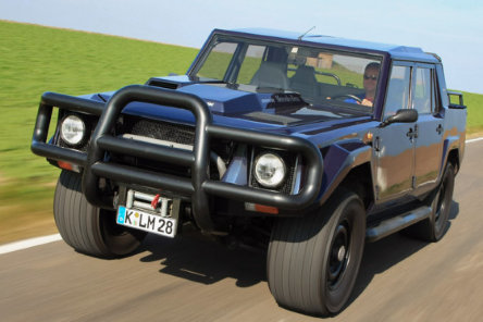 Se vinde tractorul tunat al Tinei Turner Se vinde tractorul tunat al Tinei Turner