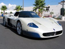 Se vinde un Maserati MC12