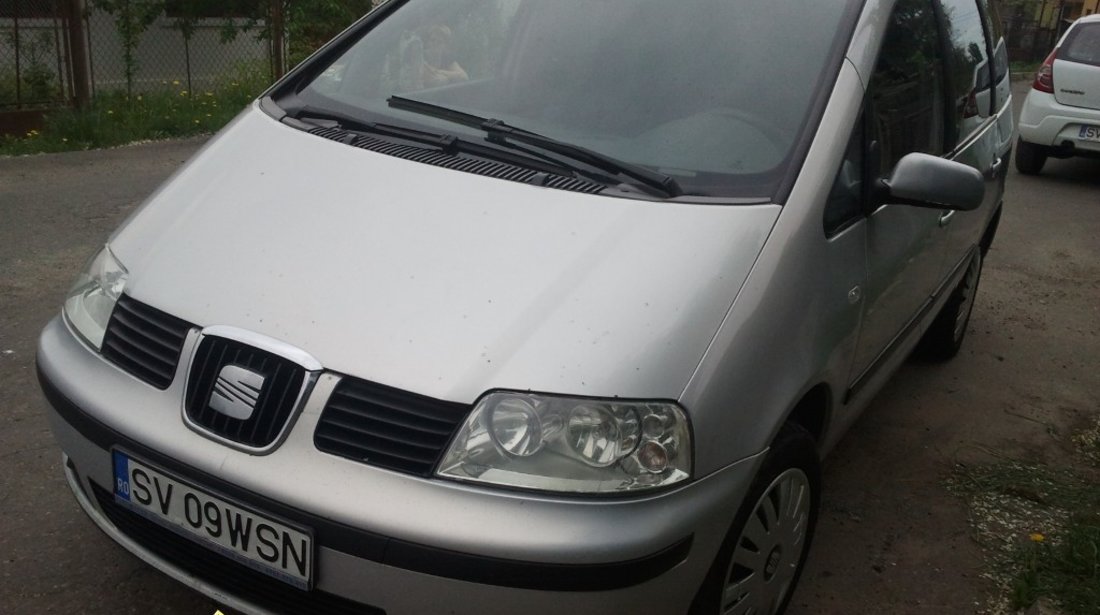 Seat Alhambra mini bus