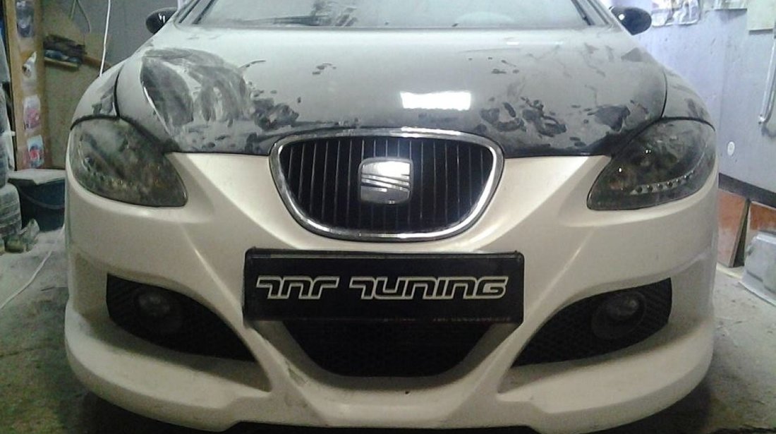 Seat Leon 1P bara fata spate + set praguri Body Kit Ibherde