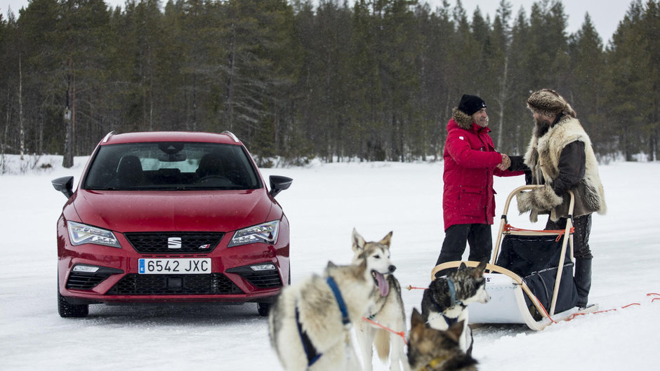 Seat Leon Cupra ST versus 6 caini Husky