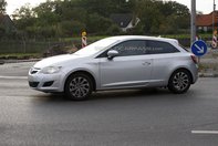 Seat Leon in trei usi