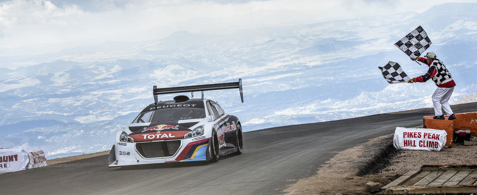 Sebastien Loeb si Peugeot 208 T16, record absolut la Pikes Peak! Sebastien Loeb si Peugeot 208 T16, record absolut la Pikes Peak!