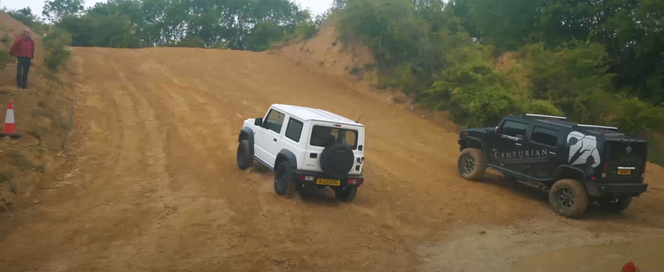 Sefii de la Suzuki rad, cel mai probabil, in hohote. Un Jimny a batut, pe teren accidentat, Hummer H2