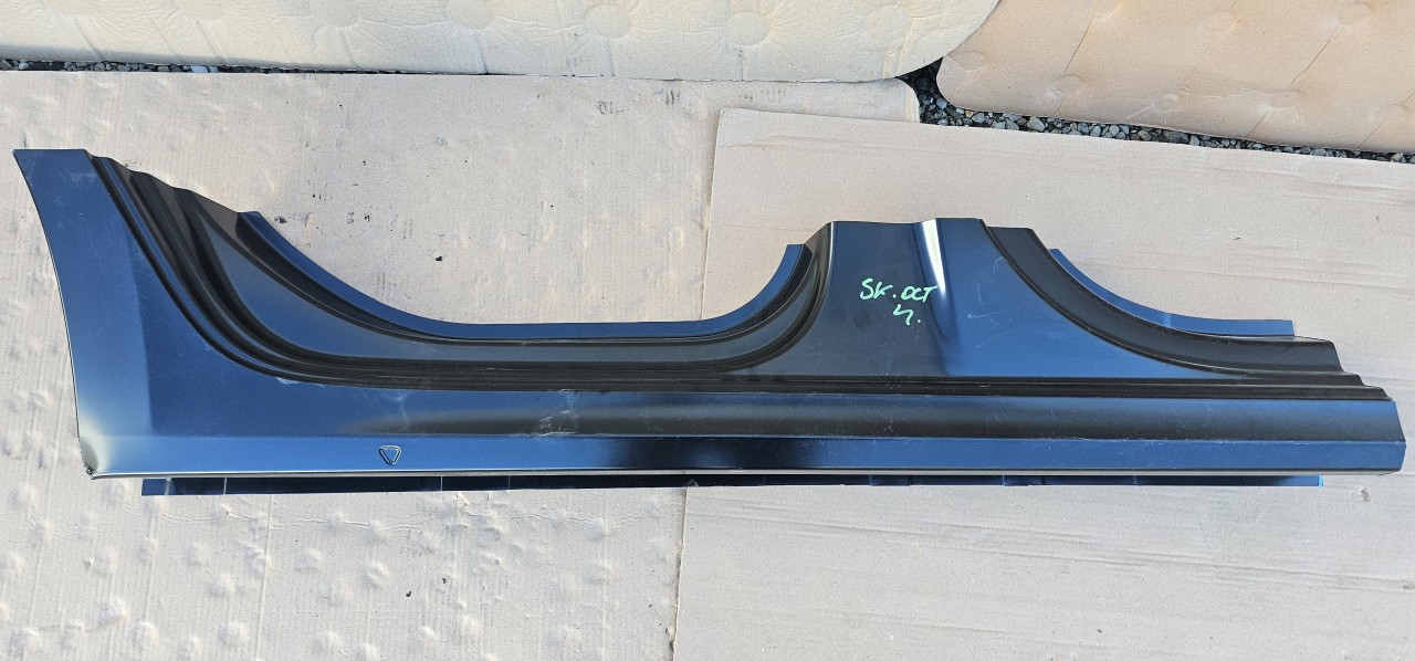 Segment prag dreapta Skoda Octavia 4 2020 2021 2022 2023