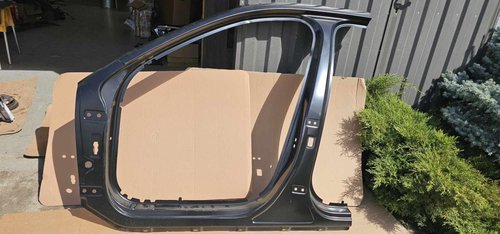 Segment prag stanga cu stalp A + B Volvo XC60 2 2018 2019 2020 2021 2022