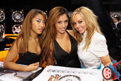 SEMA 2007 GIRLS