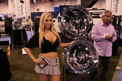 SEMA 2007 GIRLS