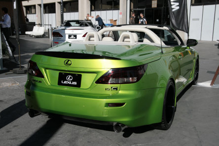 SEMA 2009: Ménage à trois cu Lexus IS C SEMA 2009: Ménage à trois cu Lexus IS C