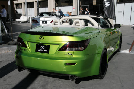 SEMA 2009: Ménage à trois cu Lexus IS C