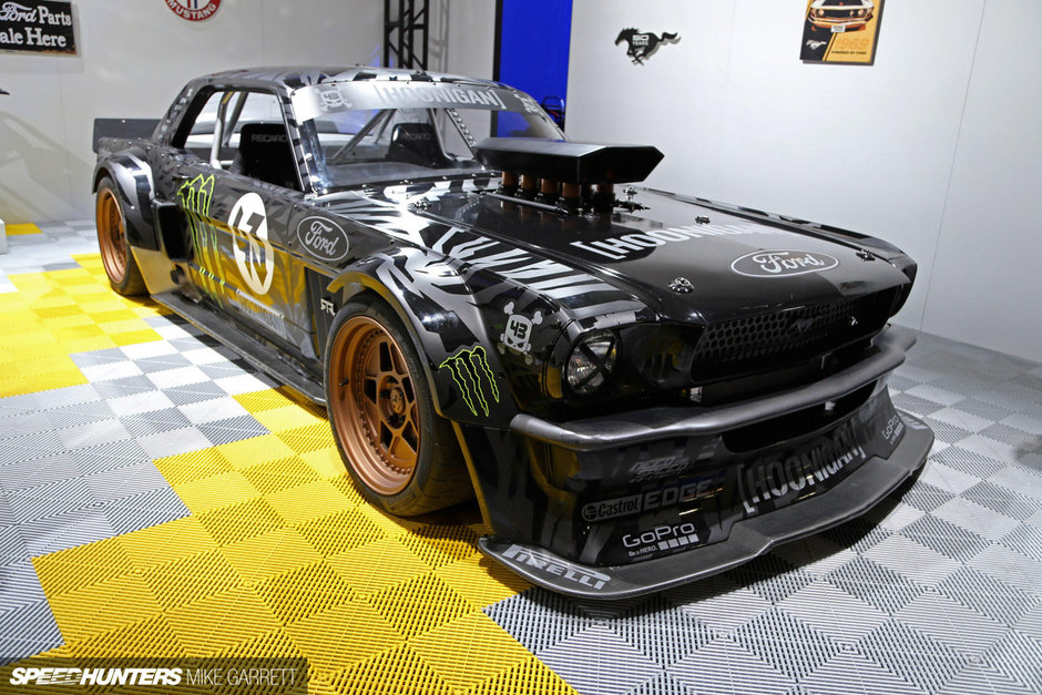 SEMA 2014: Muscle car-uri clasice, tehnologie moderna si sute de cai putere