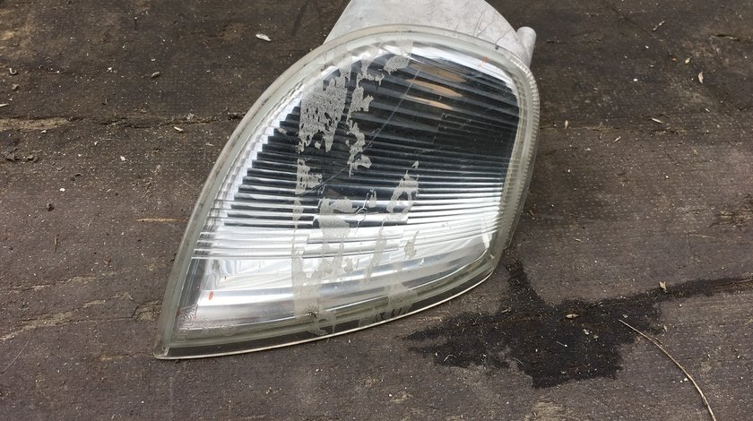 semnal dreapta citroen saxo