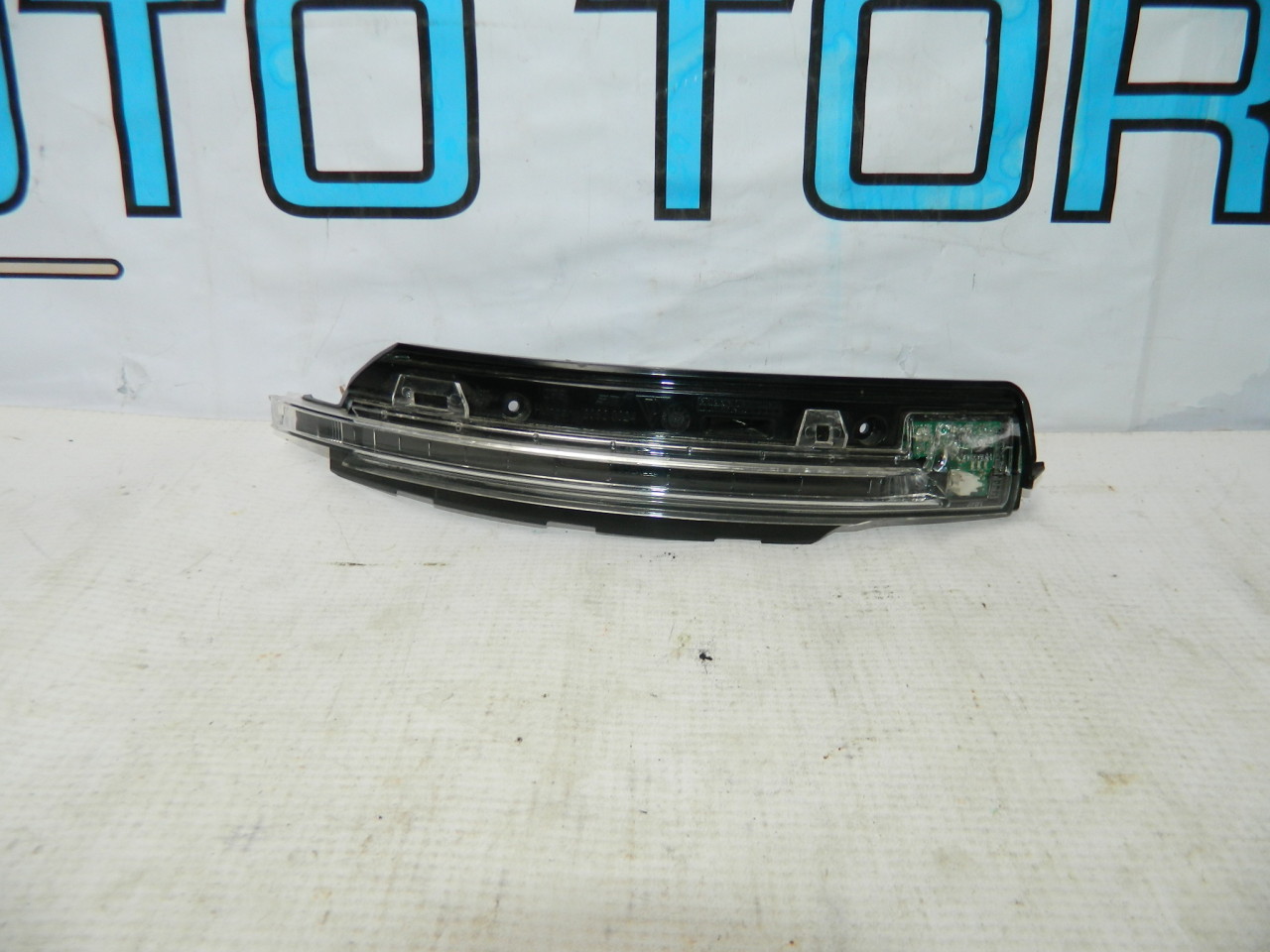 Semnal oglinda dreapta Porsche Macan cod 95B949102